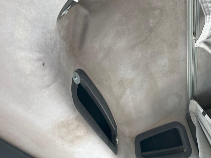 1998-volvo-semi-image-46