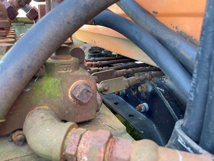 1984-ford-8000-image-30