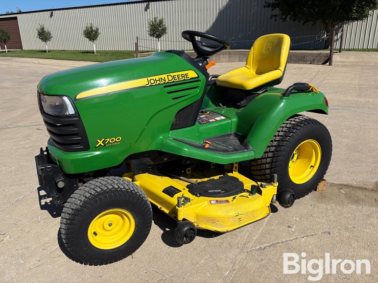 2011-john-deere-x700-image-1