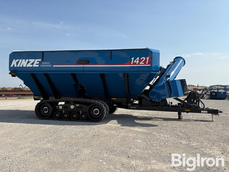 2024-kinze-1421-grain-cart-image-4