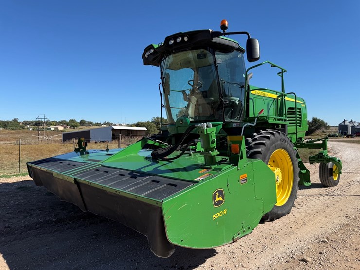 2019-john-deere-w235-image-2