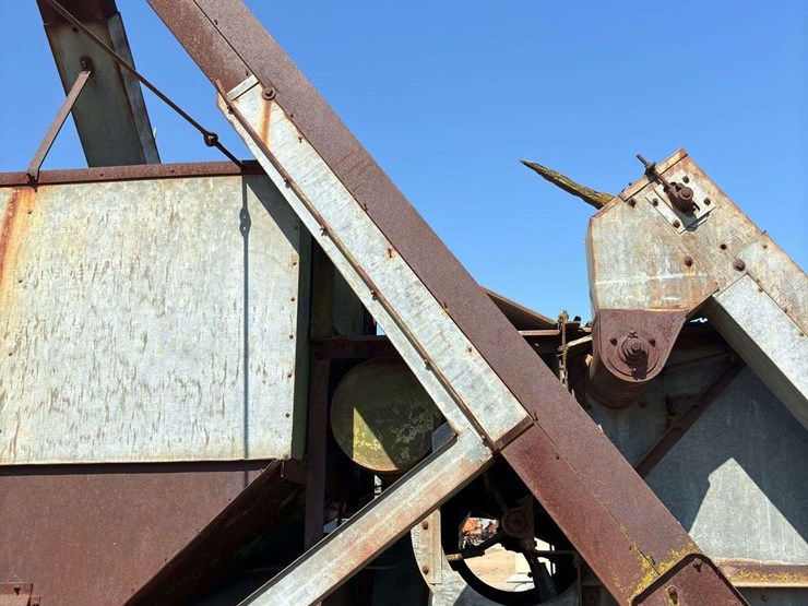 john-deere-pull-type-combine-image-23