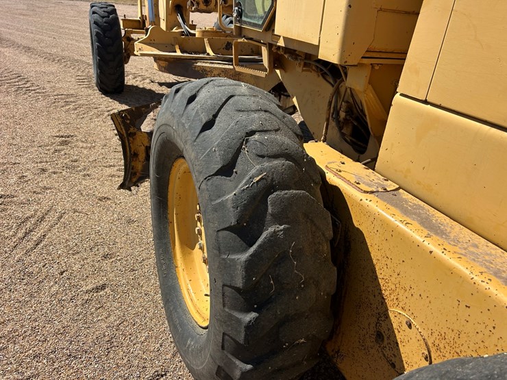 deere-770bh-image-8