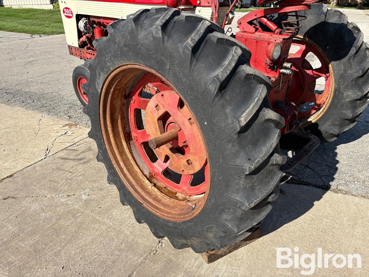 1962-case-ih-560-image-18