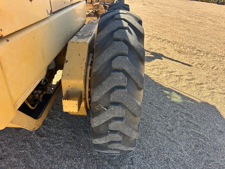 deere-770bh-image-6