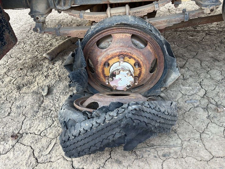 tender-truck-image-13