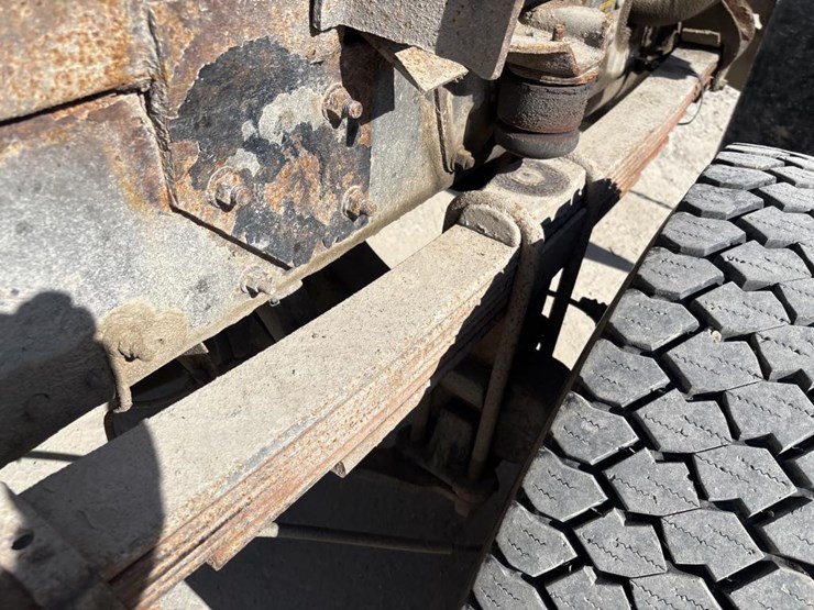 #5081-•-2005-gmc-c4500-4x4-single-axle-dump-truck-image-46