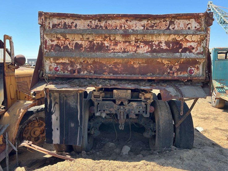 autocar-diesel-dump-truck-image-11