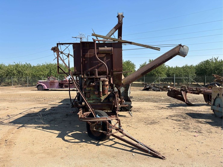 john-deere-pull-type-combine-image-10
