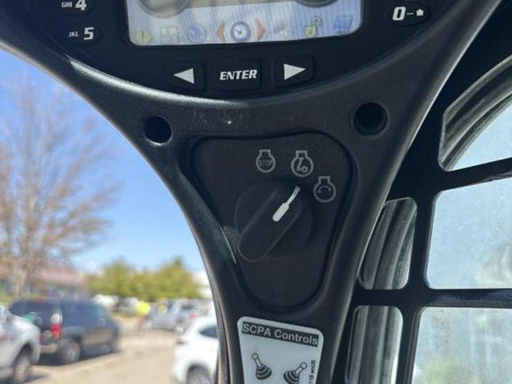 2022-bobcat-t870-image-34