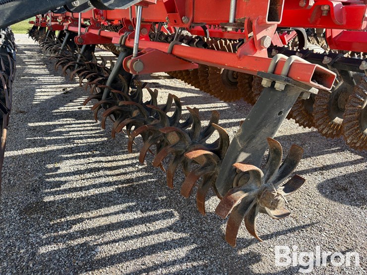 2012-kuhn-krause-excelerator-8000-image-18