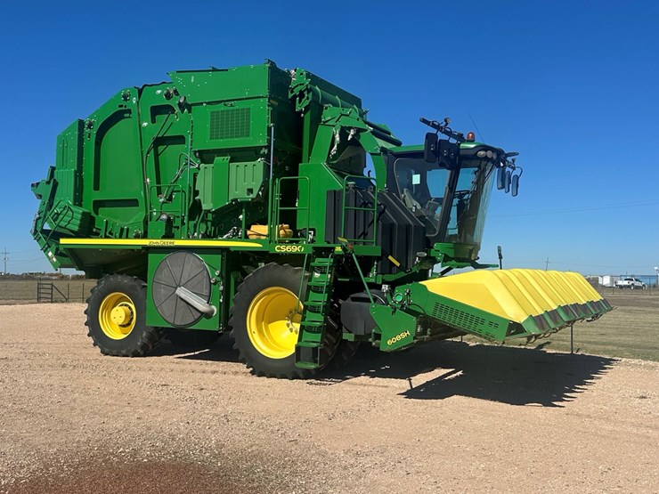 2017-john-deere-cs690-image-1
