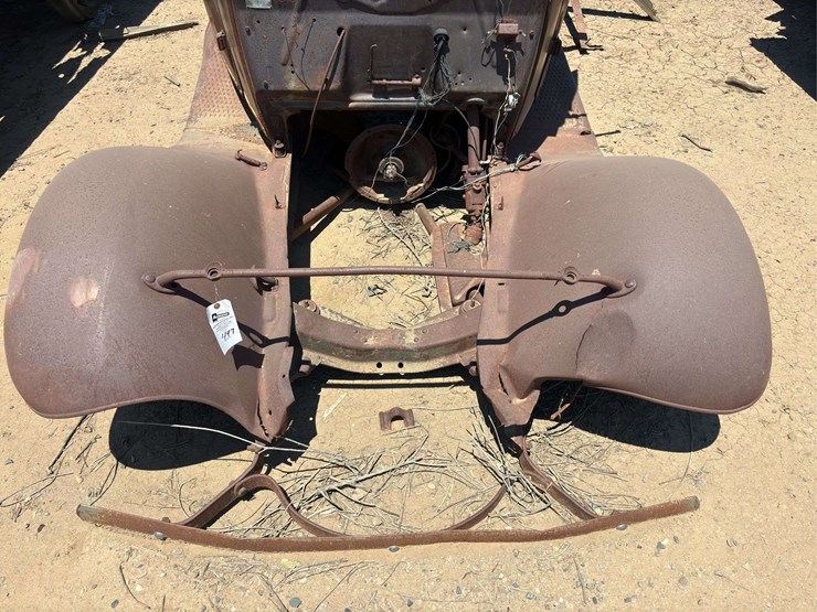 truck-cab-and-chassis-image-7