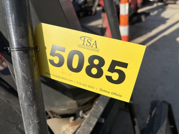 #5085-•-2021-bobcat-sbx240-84"-skid-steer-snow-blower-image-12