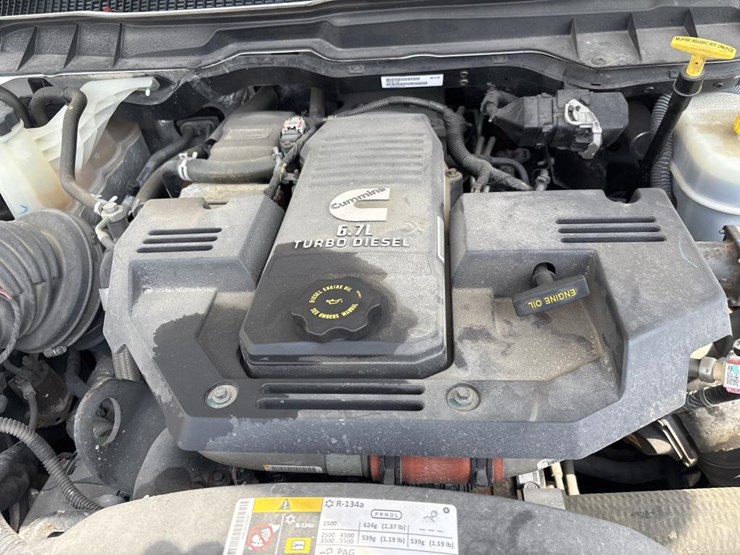 2015-dodge-ram-3500-image-19