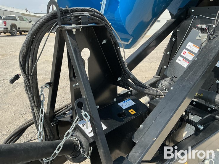 2024-kinze-1421-grain-cart-image-13