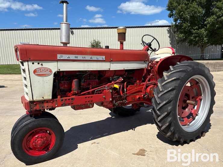 1959-case-ih-560-image-1