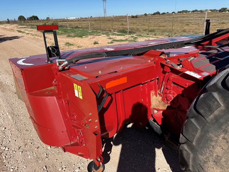 2020-case-ih-wd2104-image-23