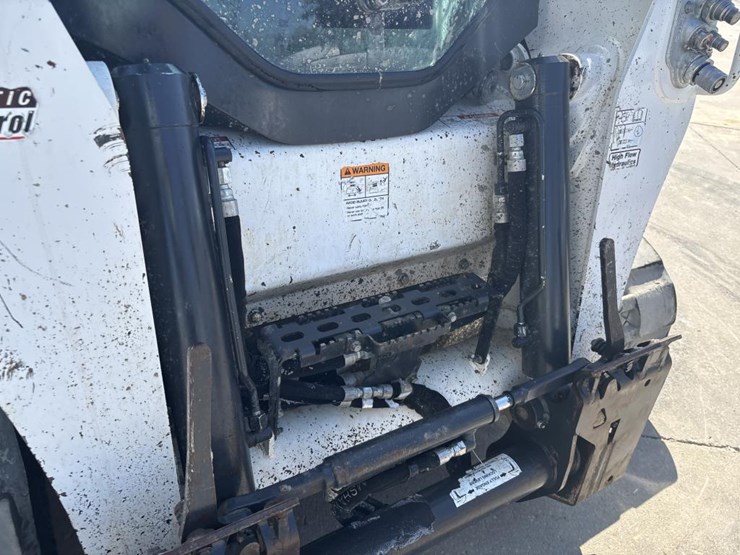2022-bobcat-t870-image-26