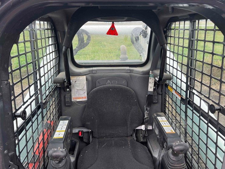 2021-bobcat-t770-image-12