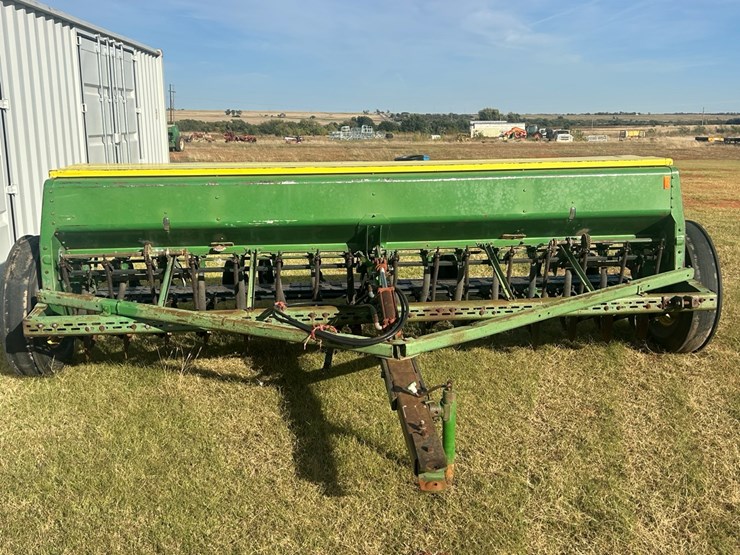 john-deere-8300-image-11