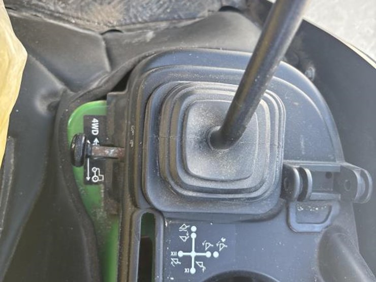 john-deere-1025-image-54