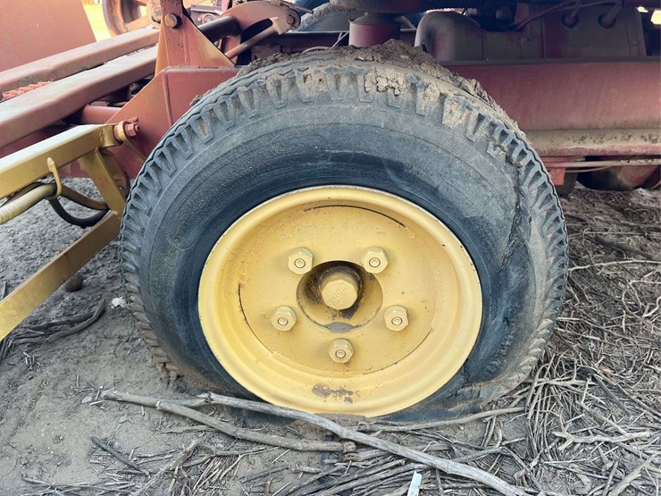 self-propelled-bale-accumulator-image-13