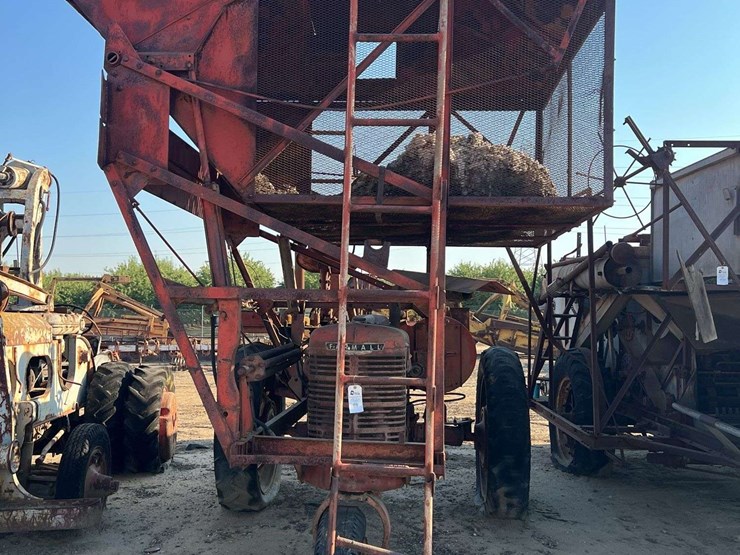 farmall-m-cotton-picker-image-3