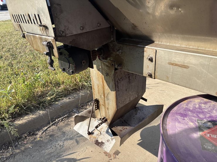 #5021-•-buyers-salt-dogg-sch120-salter/sander-image-7