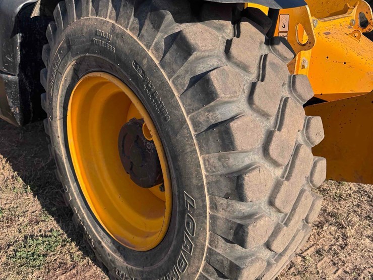 2014-jcb-telehandler-image-6