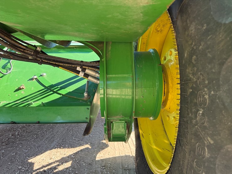 2019-john-deere-w235-image-53