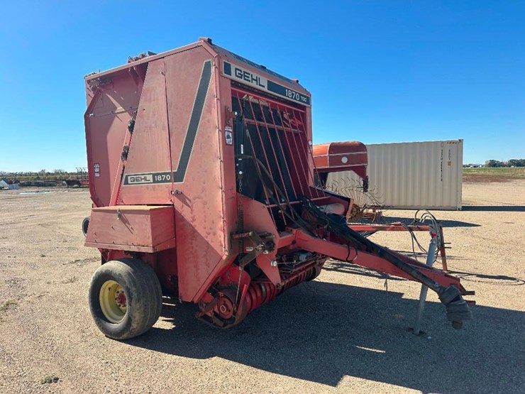 gehl-1870-image-1