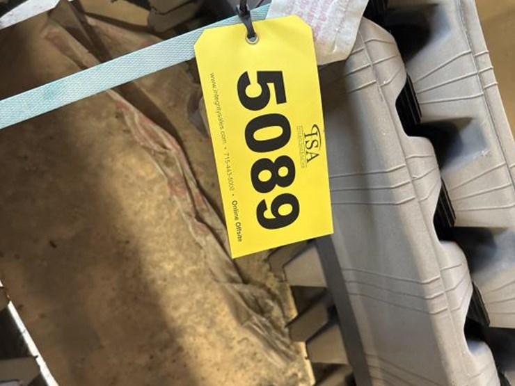 #5089-•-unused-bobcat-t770-tracks-image-5