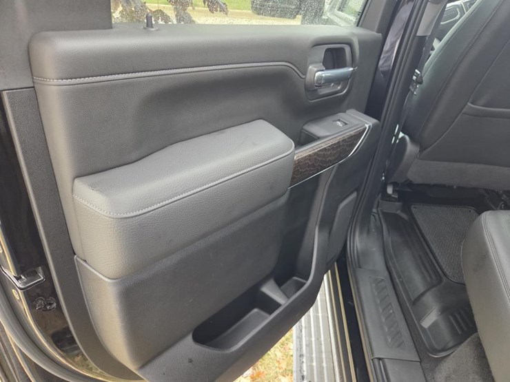 2023-gmc-3500hd-image-47