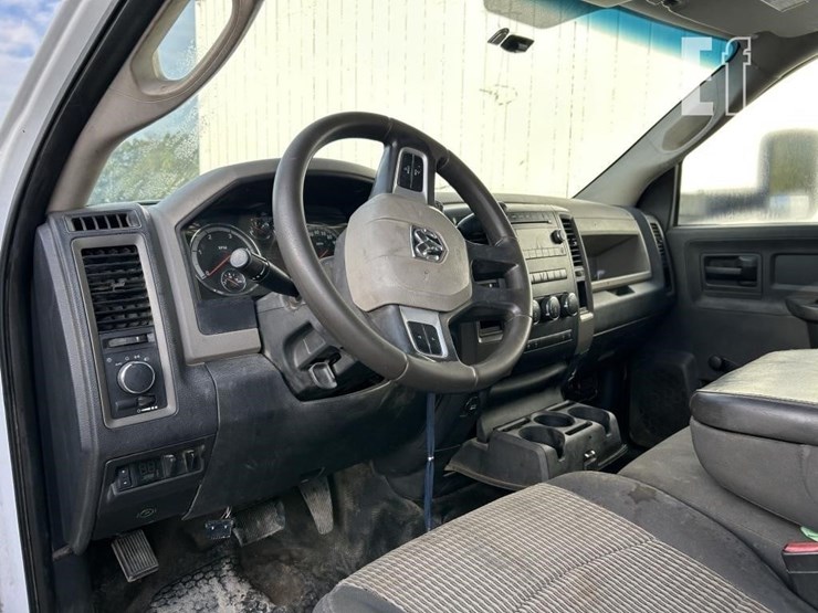 2010-dodge-ram-5500-image-10