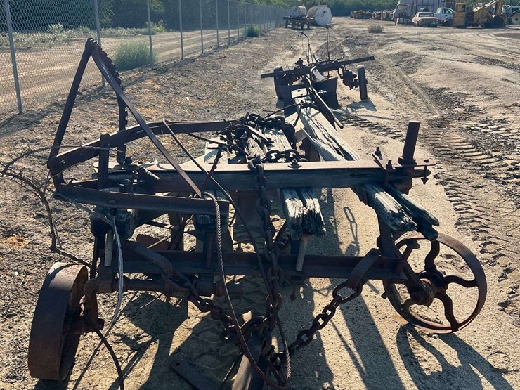 stockton-5-bottom-wood-beam-plow-image-5