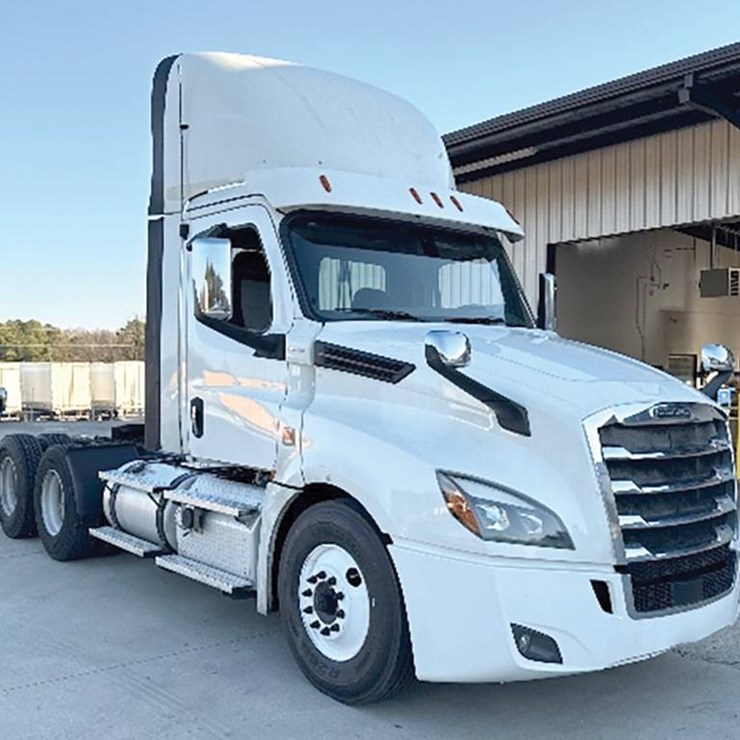 2020 FREIGHTLINER CASCADIA 126