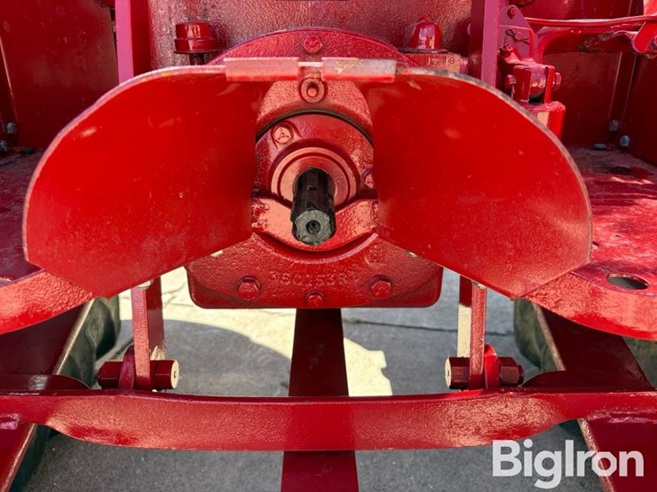 1954-ih-super-wd6-ta-2wd-tractor-image-10