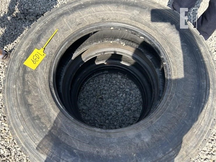 bridgestone-11r22.5-image-2