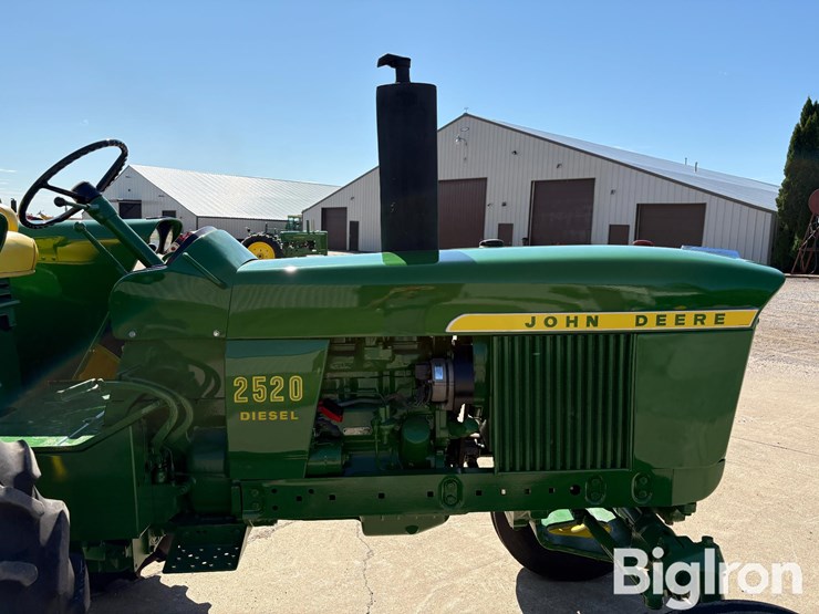 1970-john-deere-2520-image-14