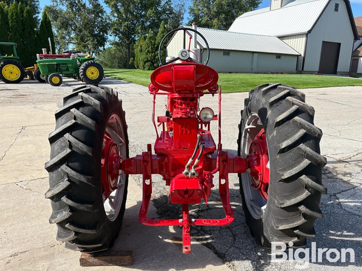 1956-case-ih-350-image-6