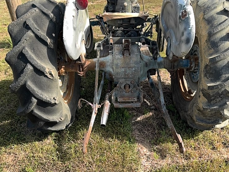ford-4000-image-8