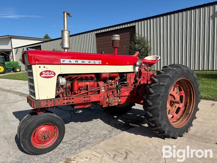 1962-case-ih-560-image-1