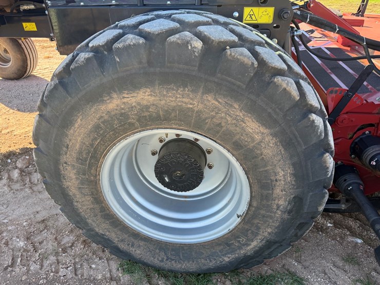 2020-case-ih-wd2104-image-10