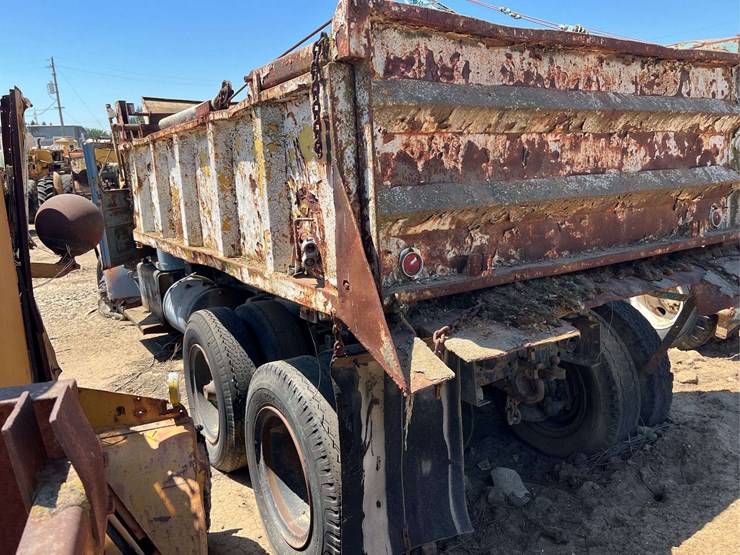 autocar-diesel-dump-truck-image-14