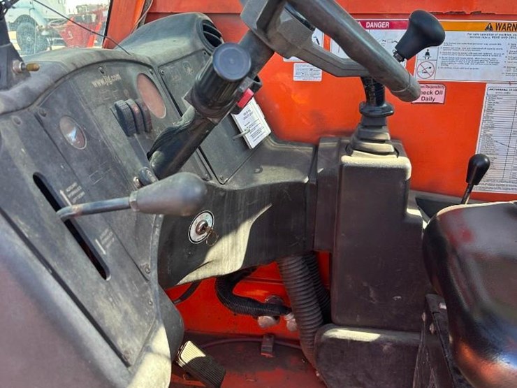 2008-jlg-g9-43a-image-12