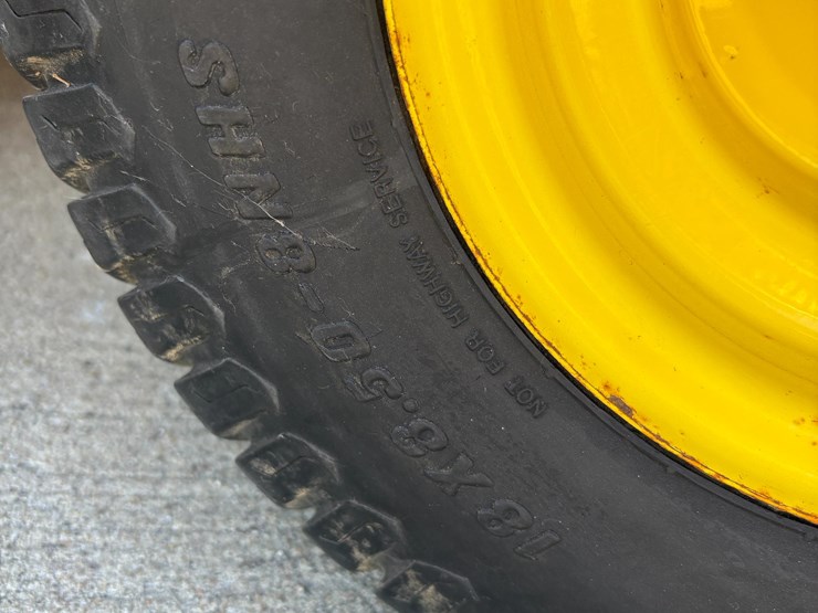 2011-john-deere-x700-image-12