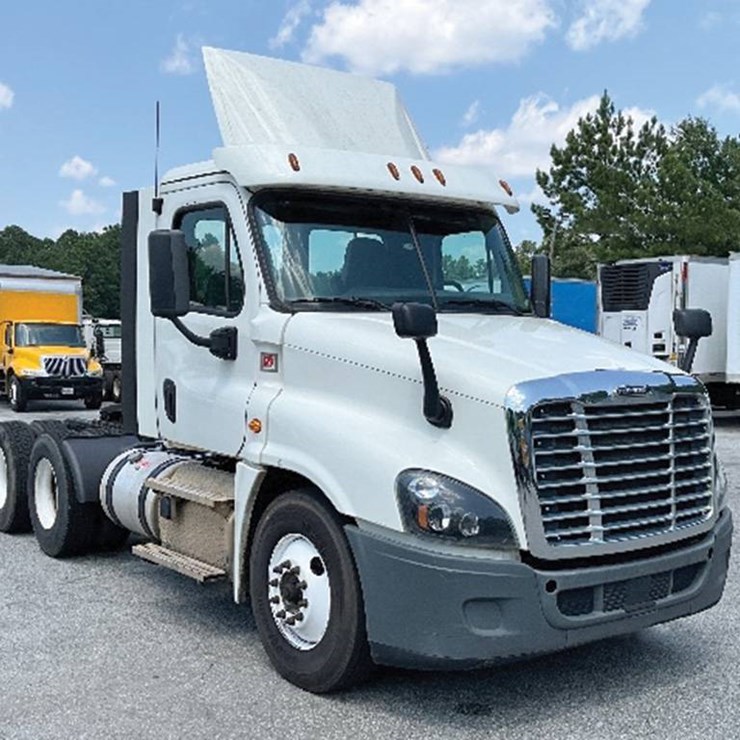 2018 FREIGHTLINER CASCADIA 125