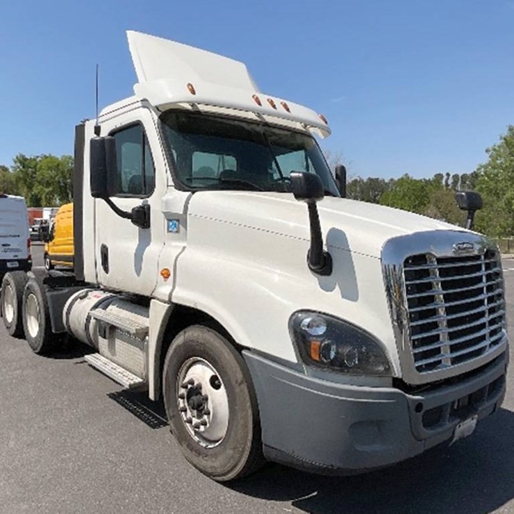 2018 FREIGHTLINER CASCADIA 125