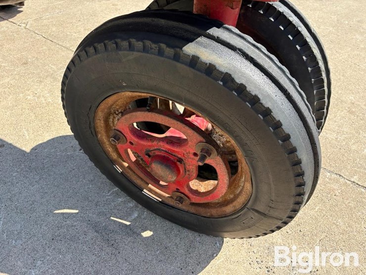 1957-case-ih-350-image-12